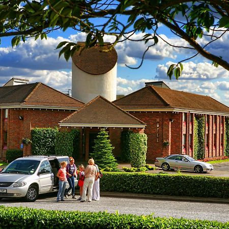 Damon'S Hotel Lincoln Bagian luar foto