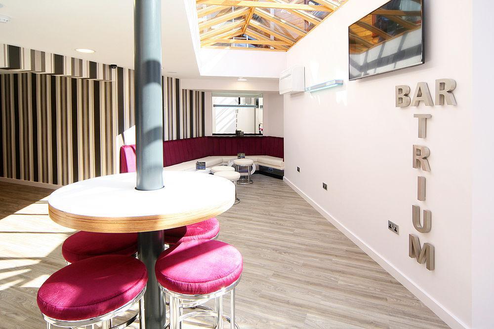 Damon'S Hotel Lincoln Bagian luar foto