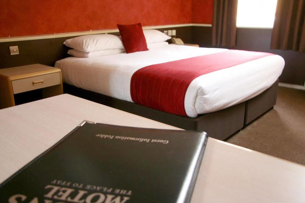 Damon'S Hotel Lincoln Bagian luar foto